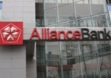 Альянс переведет $1 млрд "плохих кредитов" в спецподразделение банка