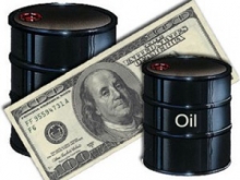 Нефть дешевеет из-за увеличения запасов топлива в США