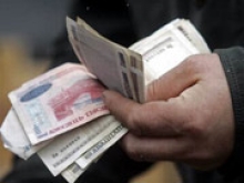 Большинство белорусских банков ввели ограничения на снятие денег с рублевых карт за границей