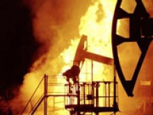 Нефть Brent начинает неделю с цены ниже 55 долларов за баррель