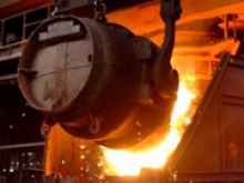 США вводят пошлины на сталь из семи стран, для Китая - 266%