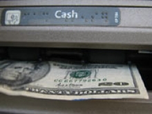 Комиссии за снятие наличных в банкоматах США за 18 лет выросли на 132%
