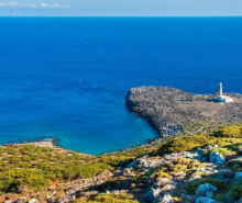Греческий остров предлагает жилье и 18 тысяч евро новым жителям