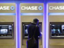 Американский банк позволит снимать деньги в банкоматах без карт
