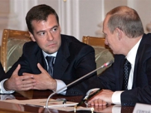 Медведев и Путин прибавили к расходам бюджета 3,6 триллиона рублей