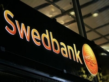 Swedbank в Латвии потерял 250 млн евро из-за воскресной паники
