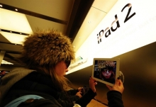 Apple за выходные продала полмиллиона iPad 2