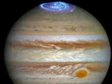 Камера телескопа "Хаббл" зафиксировала мощное полярное сияние на Юпитере