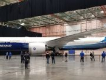 Boeing прекращает выпуск своего самого популярного самолета