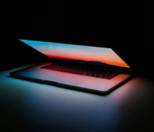 Новые MacBook Pro от Apple могут получить дисплеи mini LED
