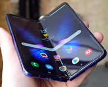 Samsung отложила в Китае выпуск "гибкого» смартфона
