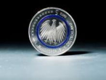 Германия впервые отчеканила монету номиналом 5 евро