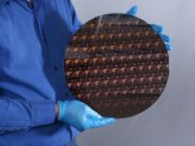 IBM представила первый в мире 2-нанометровый чип (видео)