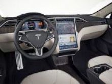 Уязвимости в ПО электромобиля Tesla позволили остановить его удалённо