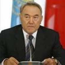 Назарбаев назвал банки "средоточием мошенников и воров"