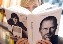 Автобиография Стива Джобса побила рекорд продаж и стала бестселлером