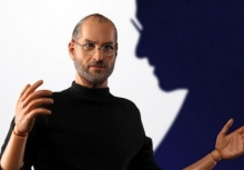 Apple пригрозила судом производителю фигурки Стива Джобса