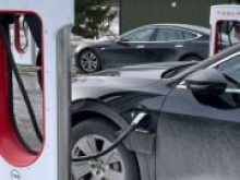 Tesla открыла зарядные станции Supercharger для «чужих» электрокаров