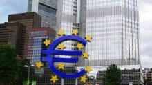 Котировки акций крупнейших банков еврозоны закрыли торги обвалом на 6—9%