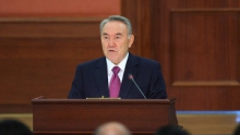 Назарбаев поручил к апрелю представить предложения по сокращению госпредприятий