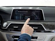 Новый BMW 7-Series паркуется без водителя и распознаёт жесты