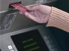Пользователи банкоматов приносят банкам миллиардные прибыли