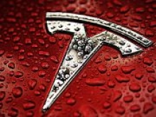 Акции Tesla взлетели на 5%