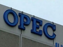 Выручка ОПЕК от экспорта нефти рекордно упала