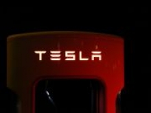 Tesla открыла самый большой зарядочный комплекс в мире