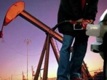 Стоимость нефти снижается на данных по запасам в США