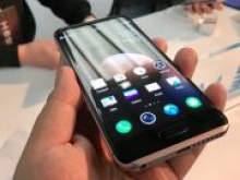 Huawei ведет переговоры о создании смартфона на блокчейн
