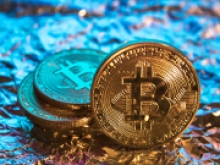 Курс Bitcoin: самая главная криптовалюта продолжает дешеветь