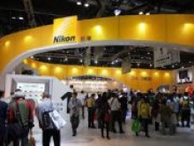 Nikon прекращает продажи серии беззеркальных камер