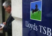 Крупнейший банк в Англии может отказаться от годовых бонусов топ-менеджерам