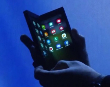 Компания Samsung продемонстрировала смартфон с гибким экраном