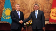 Казахстан и Киргизия нашли решения по всем актуальным вопросам сотрудничества - Атамбаев