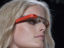 В США подумывают о запрете Google Glass для автомобилистов