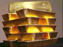 Цены на золото упали до минимума за полгода