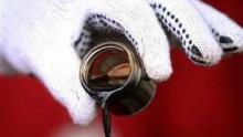 Нефть дорожает на коррекции после резкого падения цен накануне