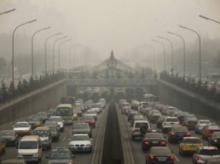 Уровень загрязнения воздуха в Пекине достиг опасной для здоровья отметки