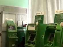 В Москве прямо из отделения Сбербанка украли банкомат