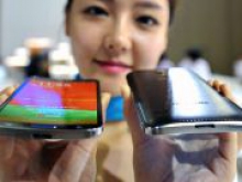 Samsung запатентовал изогнутый смартфон и часы с круглым экраном