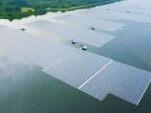 В Сингапуре открыта огромная плавучая солнечная электростанция