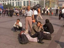 Более 100 миллионов китайцев живут на один доллар в день