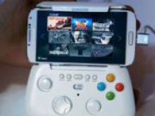 Samsung превратит смартфон Galaxy S4 в игровую консоль