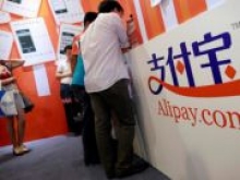 Alipay пытается удержать деньги китайцев