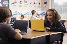 Google начал поставлять в американские школы ноутбуки за $99 на базе Chrome OS