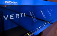 Nokia продаст производителя элитных телефонов Vertu