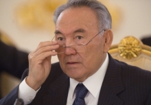Президент Казахстана поручил стабилизировать ситуацию в "БТА" и "Альянс" банках