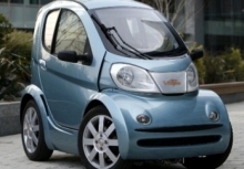 ФОТО: В Италии собрали самый маленький электромобиль